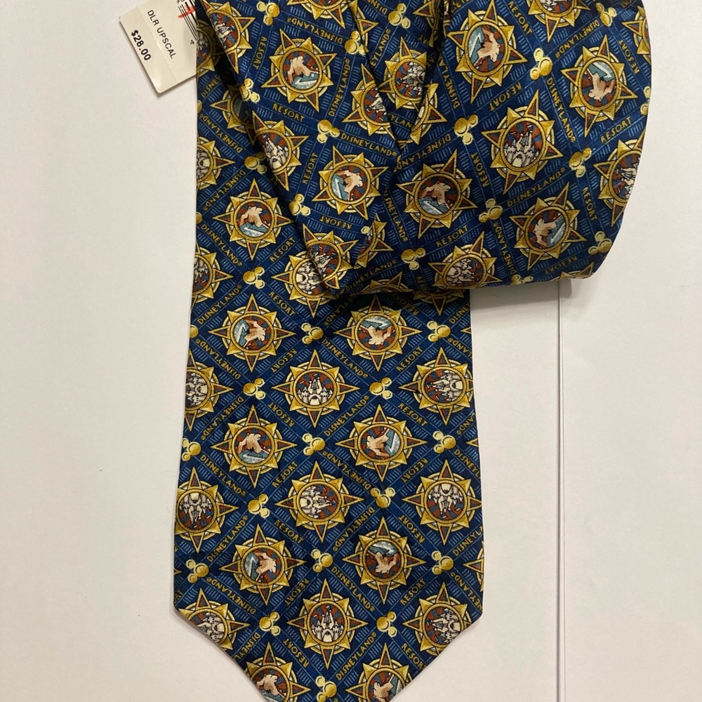 VTG Disney Disneyland Resort Silk Tie Blue Yellow Compass NWT NOS Unworn New